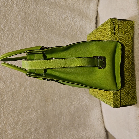 Michael Kors Large Hamilton Tote Pear Green W/ Silvertone Hardware Large - Picture 3 of 9
